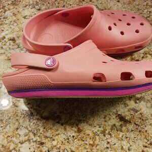 Crocs Retro Classic Clog Men 7. Women 9  Melon and Vibrant Violet sole